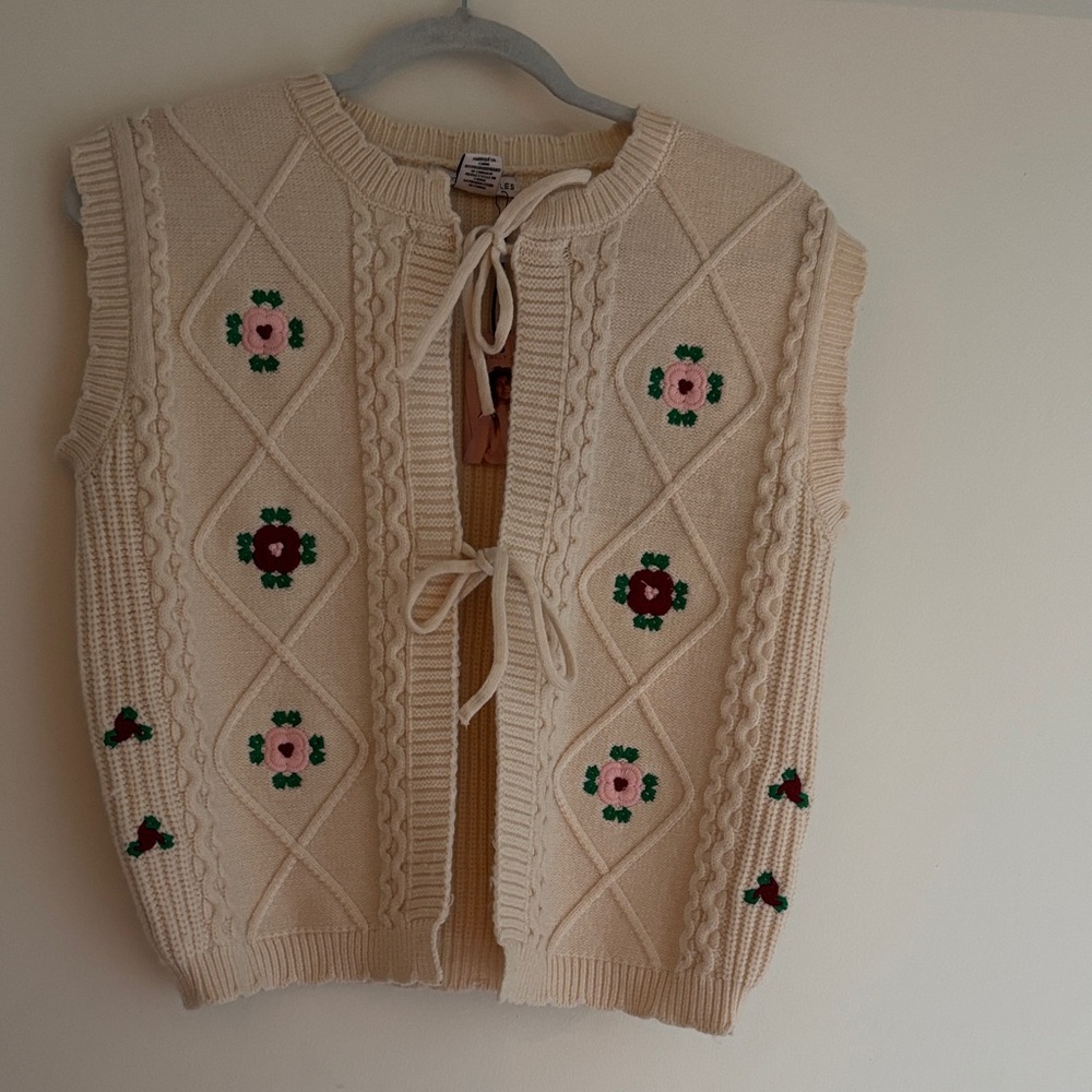 Sincerely Jules Beige Floral Knit Cardigan: brand new with tags